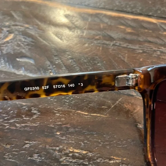 Guess Tortoise Shell Sunglasses - Picture 5 of 6